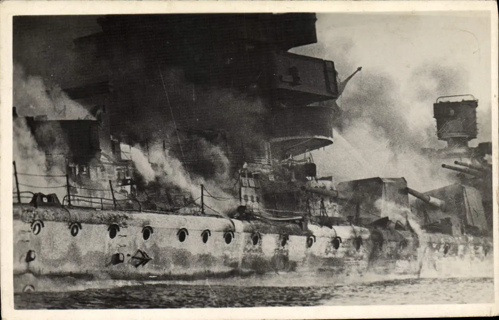 Kriegsschiff in Flammen — Verlag Graf-Special - Vorderseite