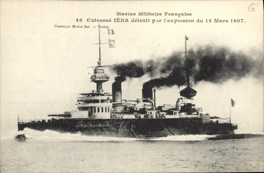 Cruzador IÉNA — destruído por explosão — Fototipia Marius Bar, Toulon - Frente