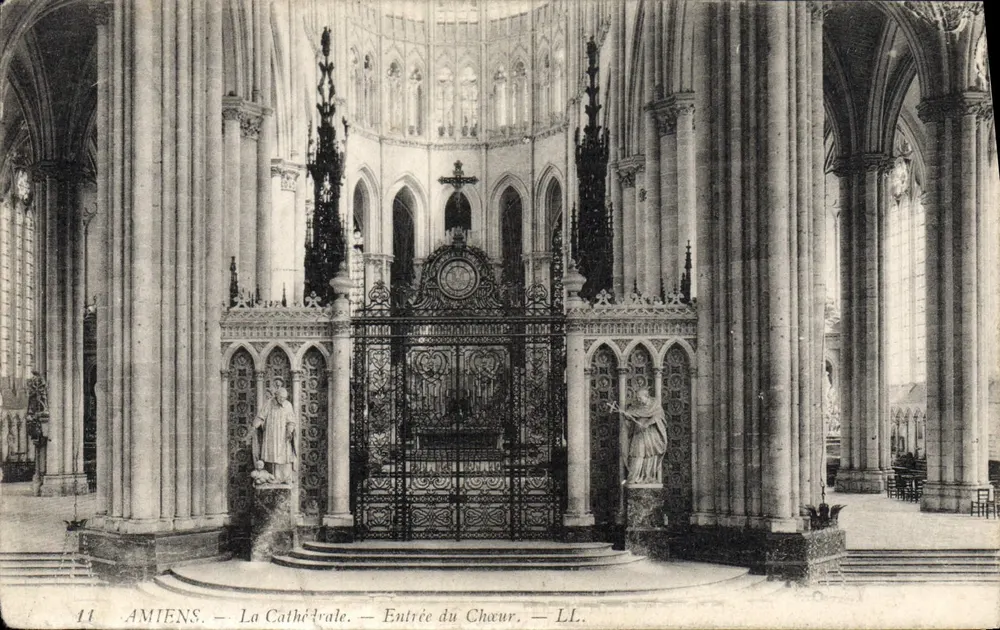 Amiens — A Catedral — Entrada do Coro — LL. - Frente