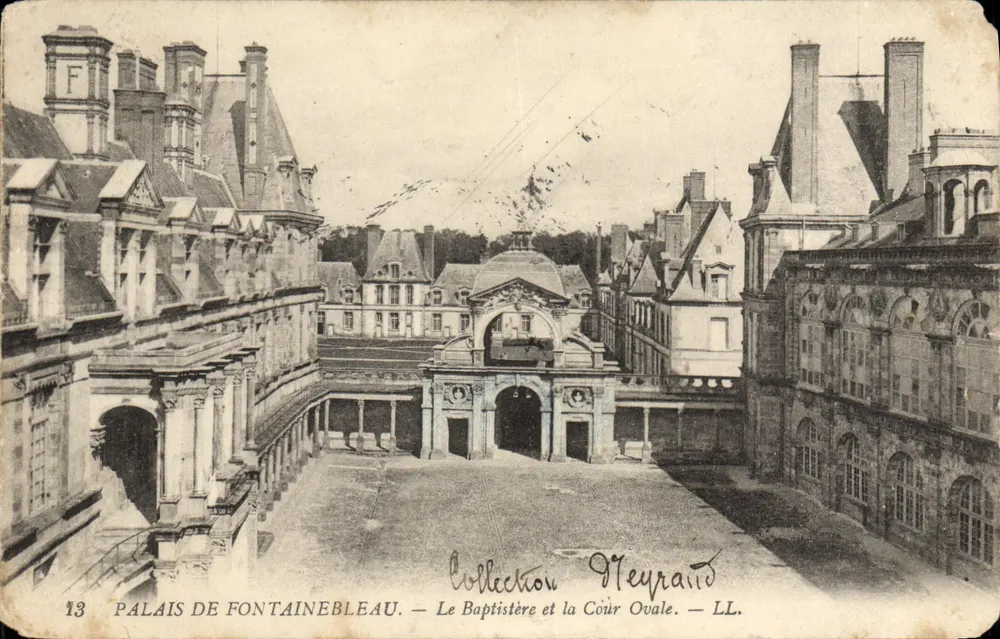 Schloss Fontainebleau — Der Taufstein und der Ovalhof — Sammlung Heyrand — LL. — Nr. 13 - Vorderseite