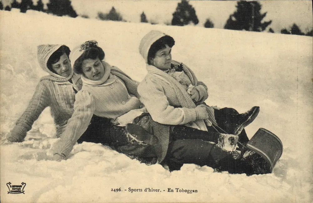 Drei junge Frauen auf einem Schlitten — Winter-Sport — Ladyland Éditions Chambon, Nr. 2496 - Vorderseite