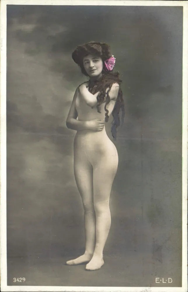 Nu — pose artística — E·L·D, n° 3429 - Frente