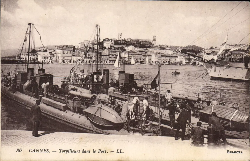 CANNES — Torpilleure im Hafen — LL. — SELECTA - Vorderseite