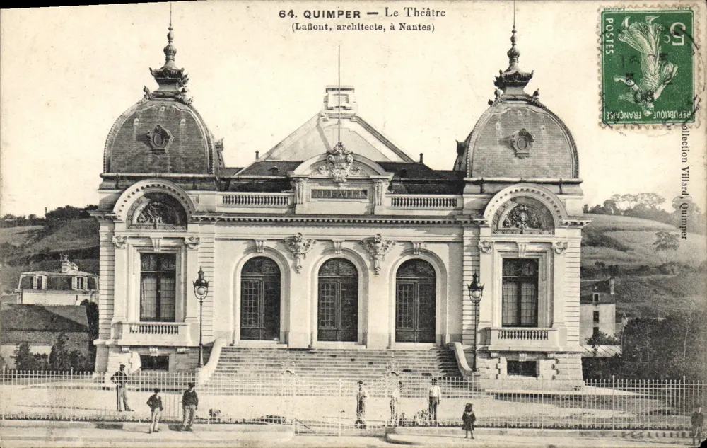 Quimper — O Teatro — (Laflout, arquiteto, em Nantes) - Frente