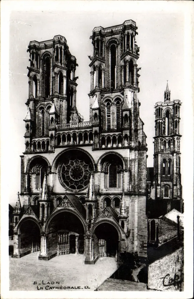 Laon — Catedral — Real-Photo A.P. Paris - Frente
