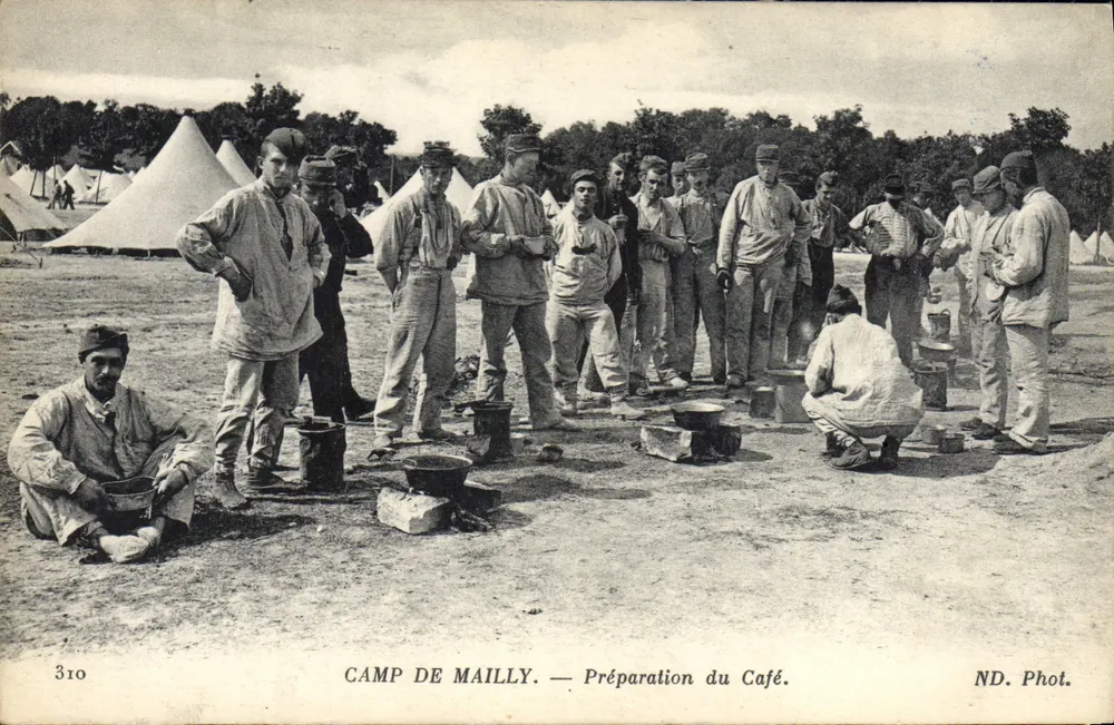 Camp de Mailly — Preparação do Café — ND. Fot. n° 310 - Frente