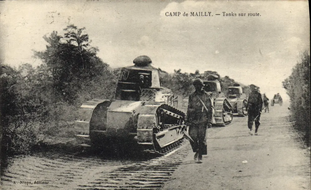Camp Mailly — Panzer auf der Straße — A. Nieps, Verlag. - Vorderseite
