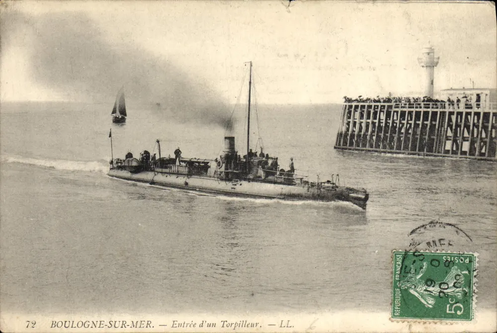 Boulogne-sur-Mer — Einlass eines Torpilleurs — LL. Éditeur LL. N° 72 - Vorderseite