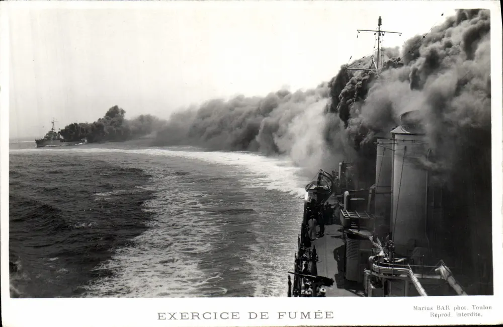 Exercício de fumaça — Toulon — Marius BAR fot. Toulon - Frente