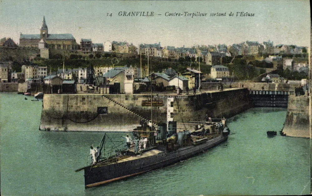 Granville — Torpedoboot verlässt den Schleusentor — Verlag: Nouvelles Galeries, Granville, Nr. 14 - Vorderseite