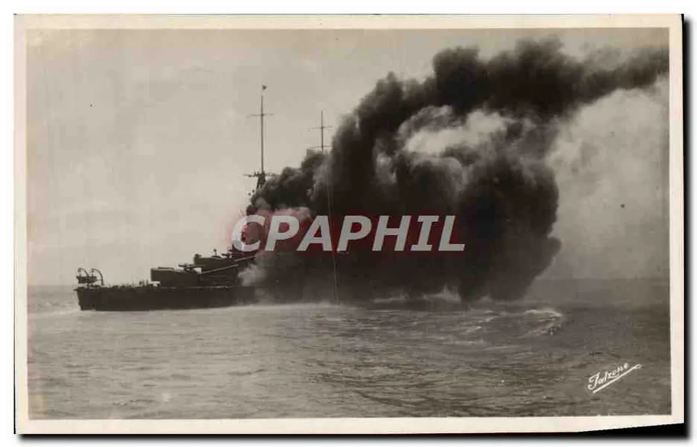 Salve de um navio de guerra — uma salve com um canhão de 305 mm — editor Falzone, Spézia - Frente