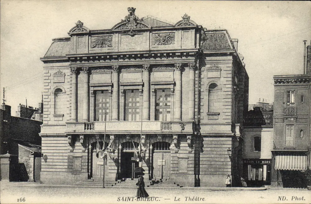 Saint-Brieuc — O Teatro — ND. Fot. - Frente