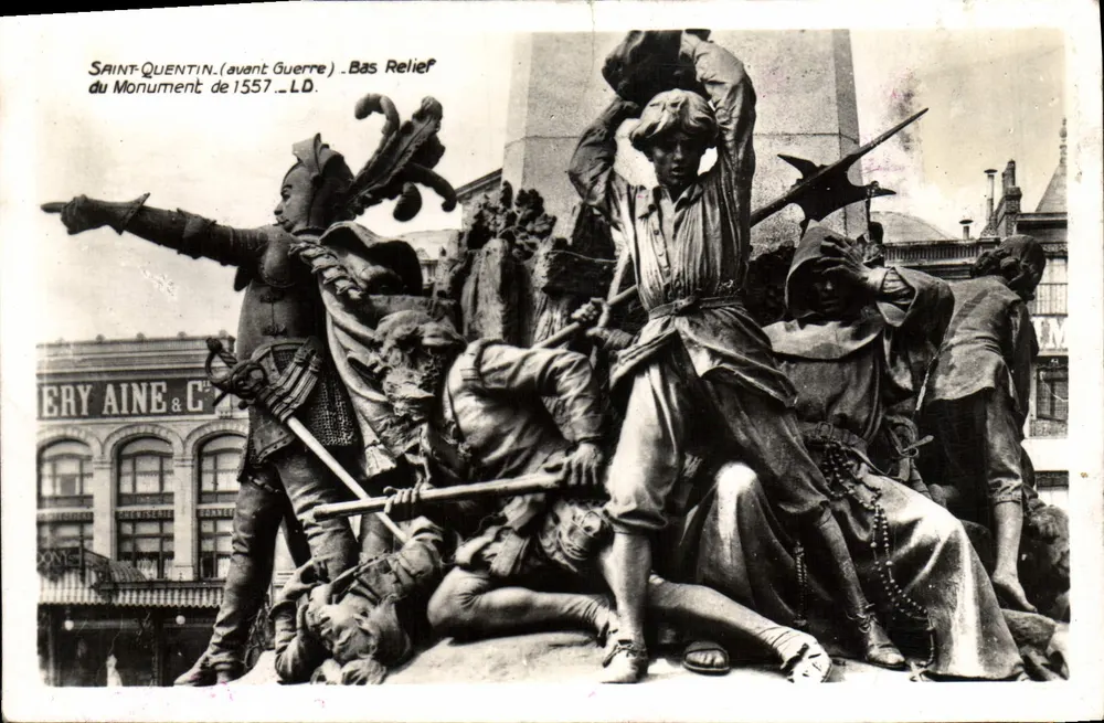 Saint-Quentin (avant Guerre) — Bas-relief du Monument de 1557 — Éditeur : Ery Aine & C° - Vorderseite