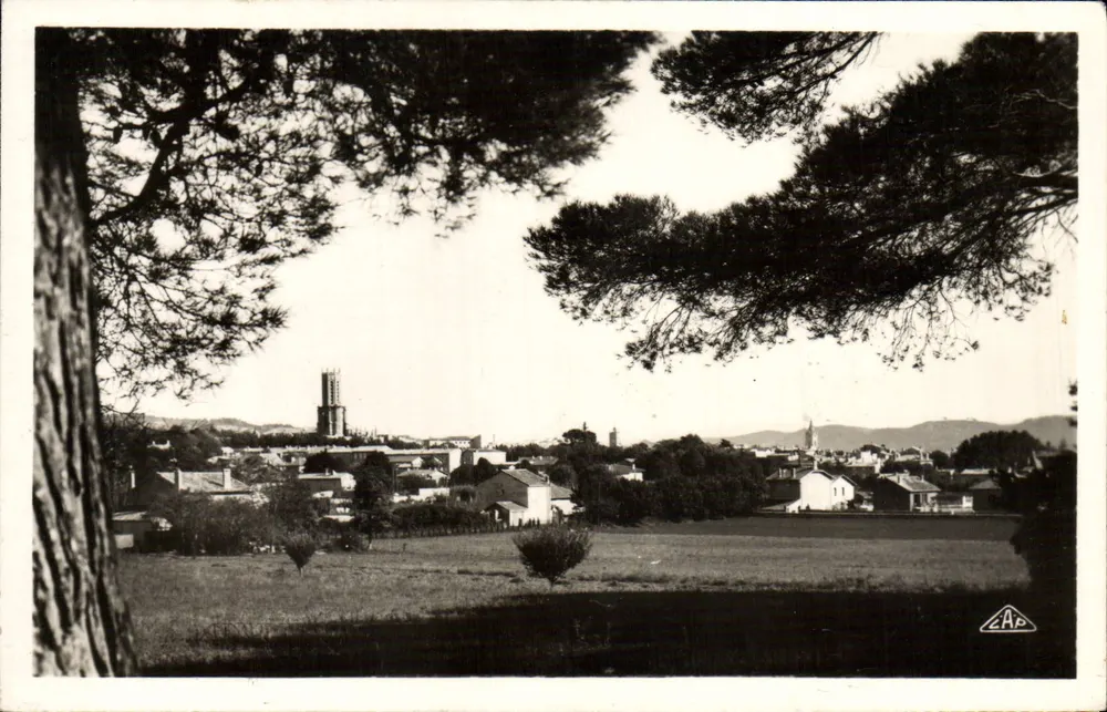 Vista de Aix-en-Provence — editor CAP, n° 30105/1 - Frente