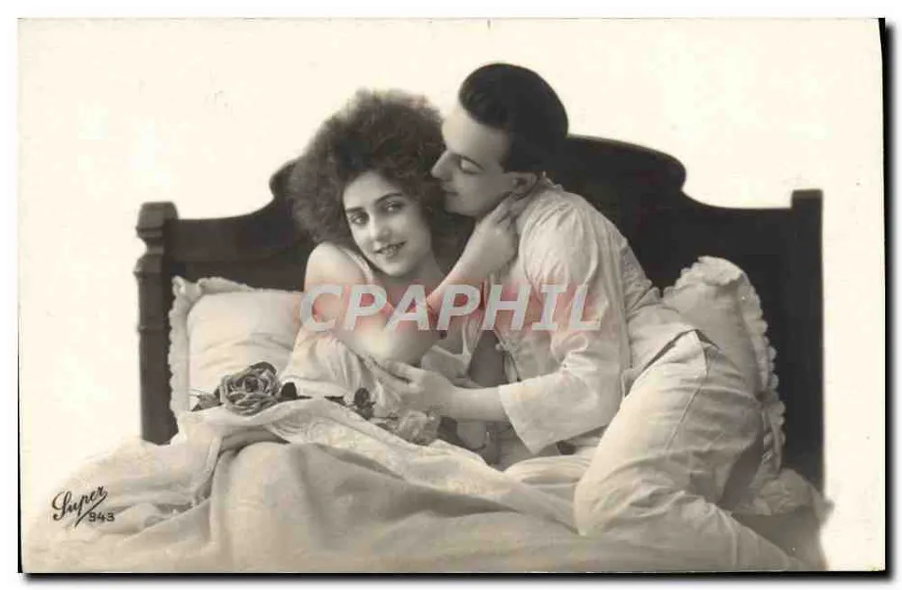 Casal amoroso em uma cama — editor Jupier, n° 943 - Frente