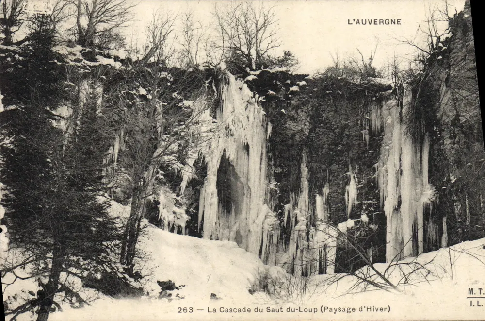 A Cascata do Saut-du-Loup — Paisagem de Inverno — A Auvergne, editada por M.T. I.L. - Frente