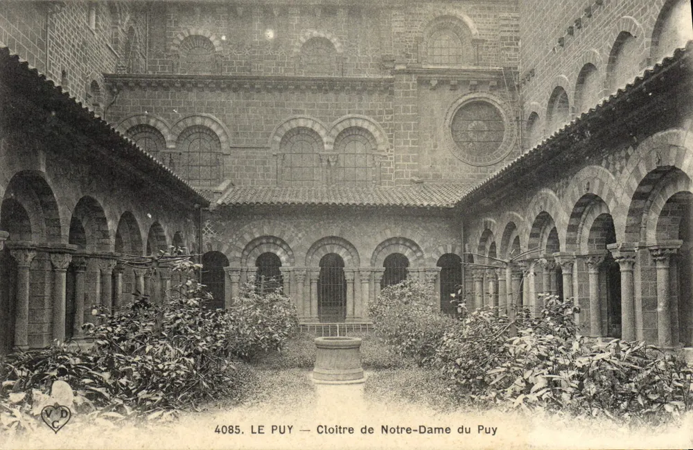 Cloître de Notre-Dame du Puy — Puy-en-Velay — VD C, n° 4085 - Frente