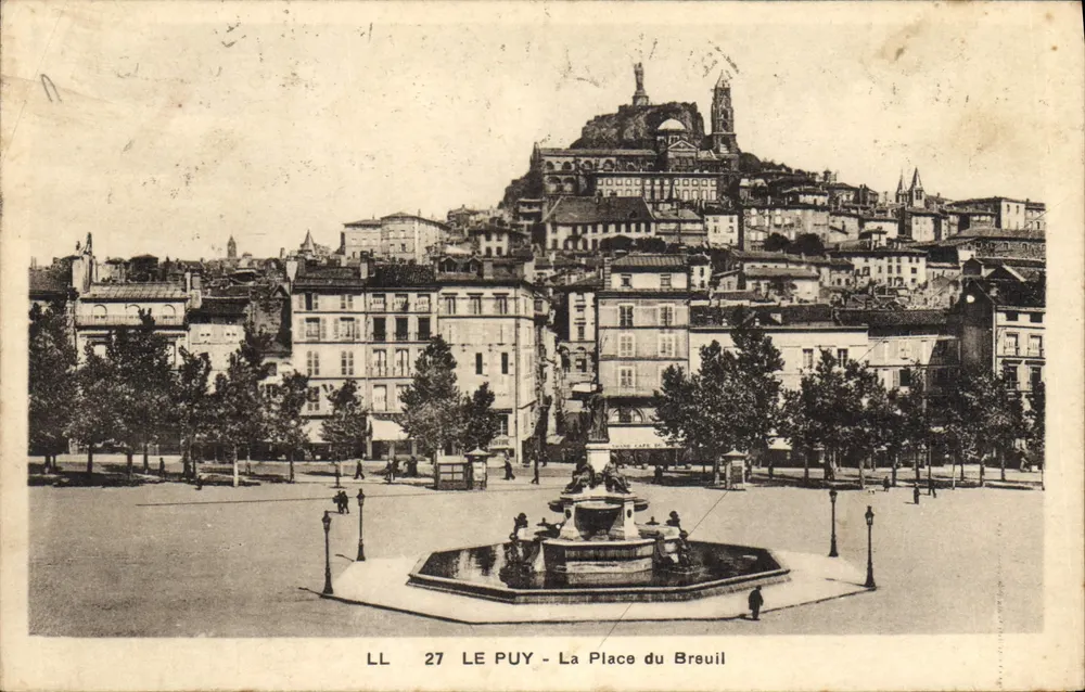 Le Puy - Der Platz du Breuil — Panoramablick mit Brunnen und Hügel der Basilika — LL 27 - Vorderseite