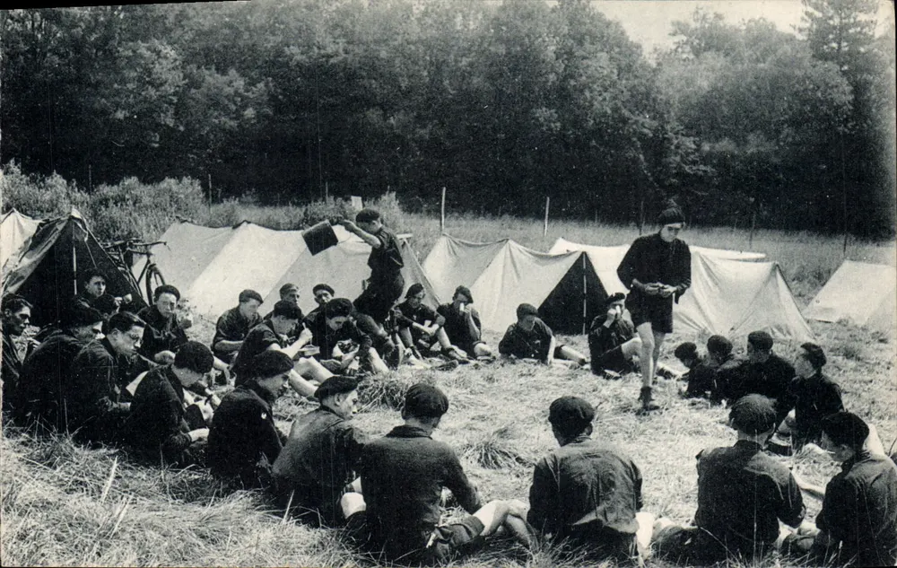 Les Compagnons de France am Lager — Ausgabe Lescruyen, Lyon - Vorderseite