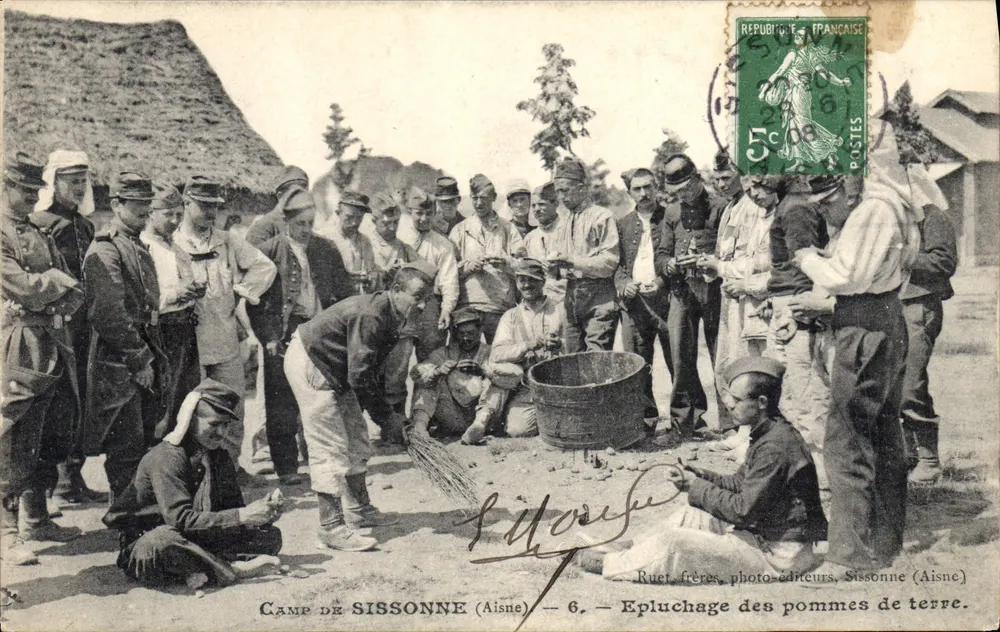 Camp de Sissonne (Aisne) — Kartoffelschälen — Ruet Brüder, Fotoverleger, Sissonne (Aisne) — n°6 - Vorderseite