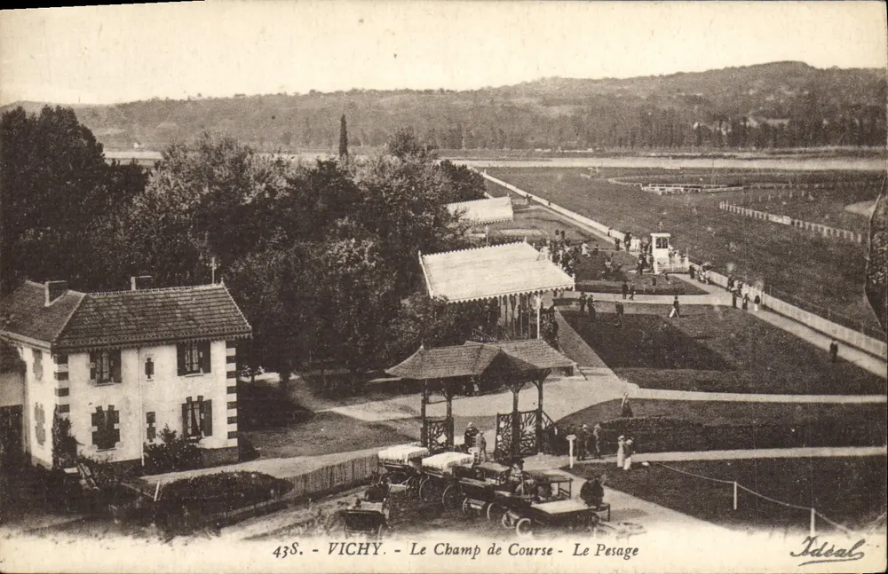 Vichy - Das Rennfeld - Das Wiegen - Ideal, n° 438 - Vorderseite