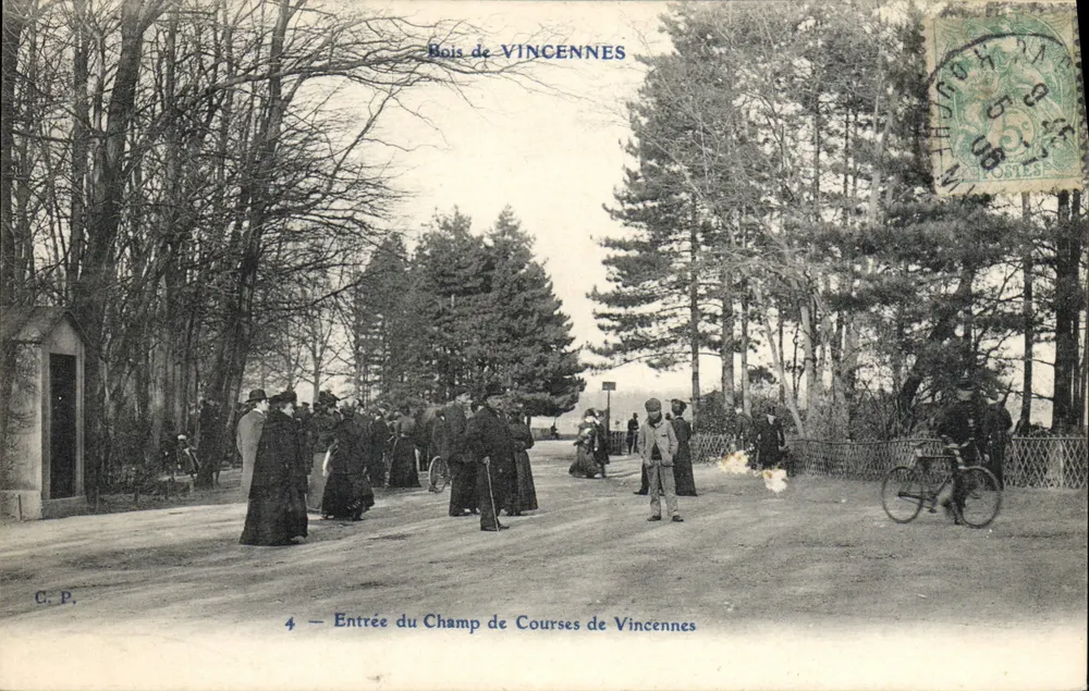 Bois de Vincennes — Entrada do Campo de Corridas de Vincennes — C.P. n°4 - Frente
