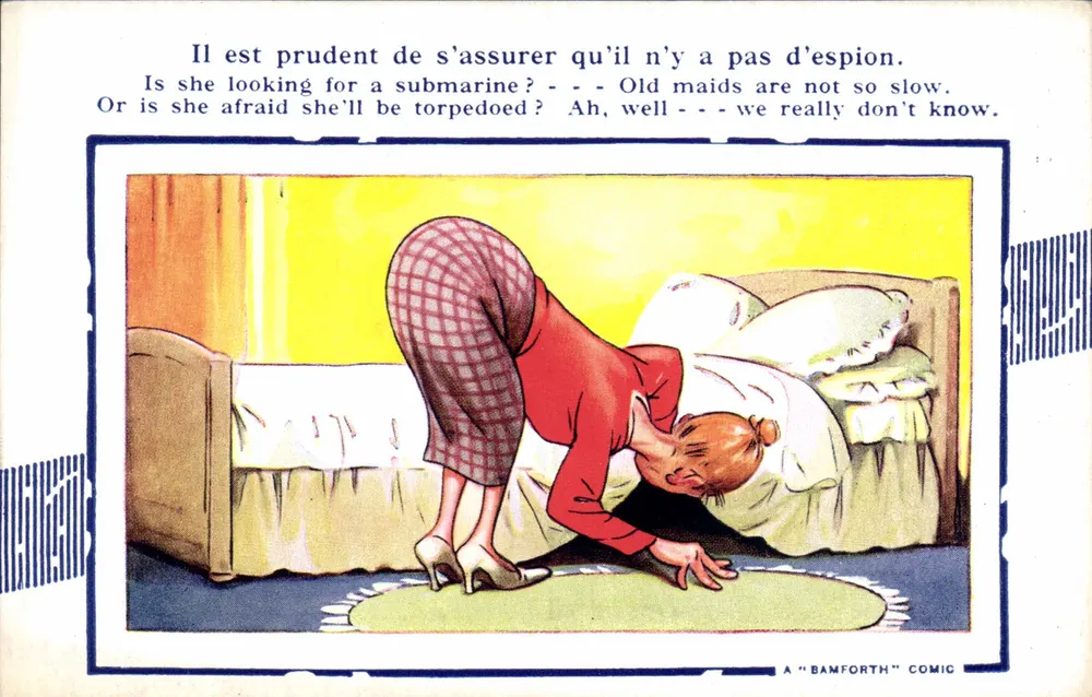 Uma velha moça à procura de um submarino — A 'BAMFORTH' COMIC - Frente