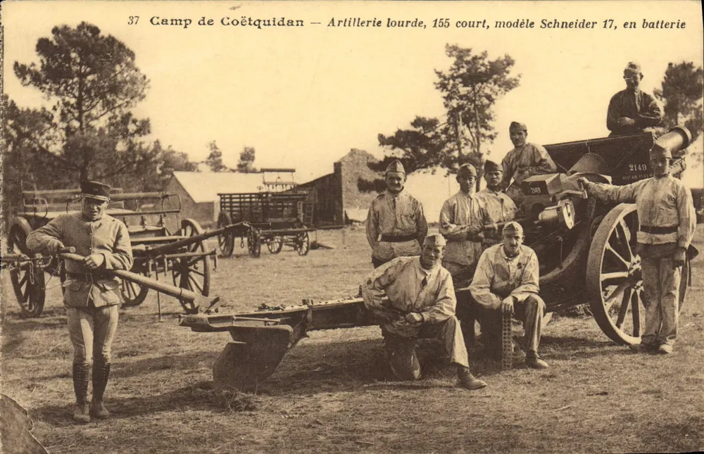 Camp de Coëtquidan — Schweres Artilleriegeschütz, 155 court, Modell Schneider 17, in Batterie — Édition Gabriel - Vorderseite