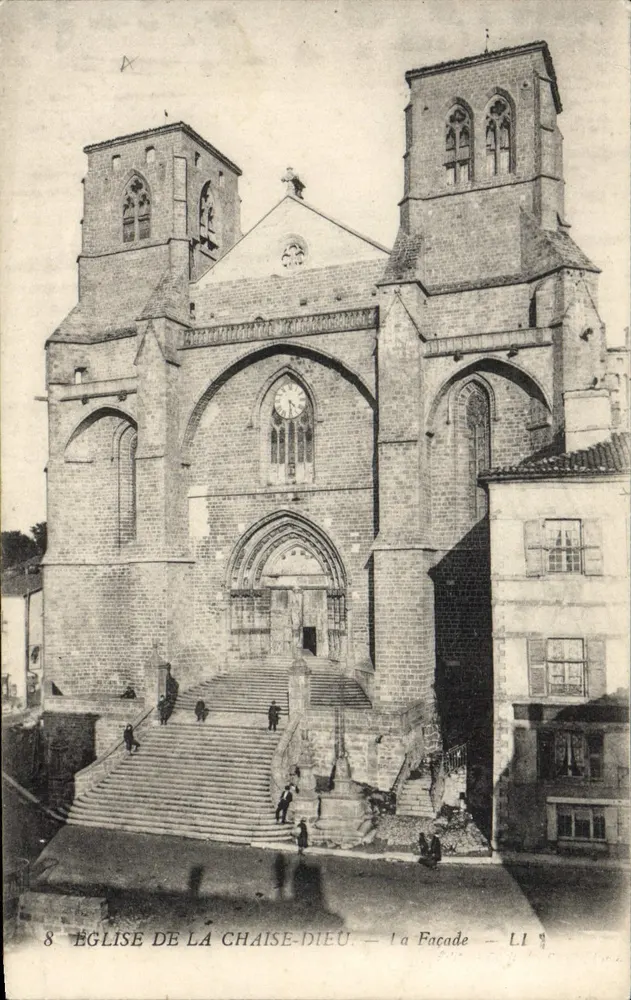 Igreja de La Chaise-Dieu — A Fachada — LI 8 - Frente