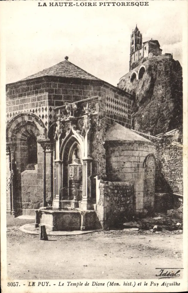 Le Puy - Der Tempel der Diane (Monument historique) und der Puy Aiguiilhe — Ideal, n° 8057 - Vorderseite
