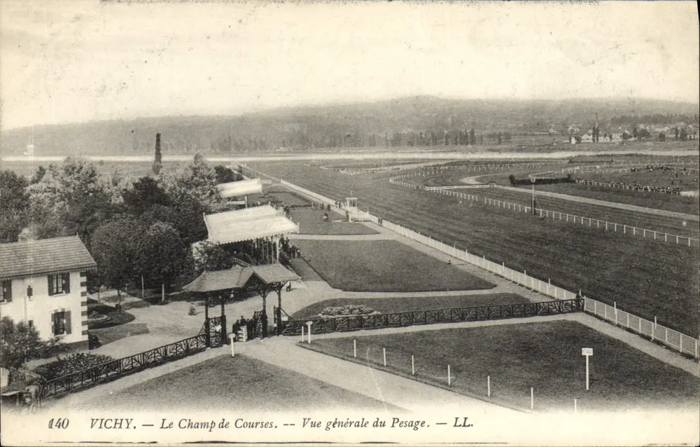 Vichy — Das Rennplatz — Allgemeiner Blick auf das Wiegen — LL. — N° 140 - Vorderseite