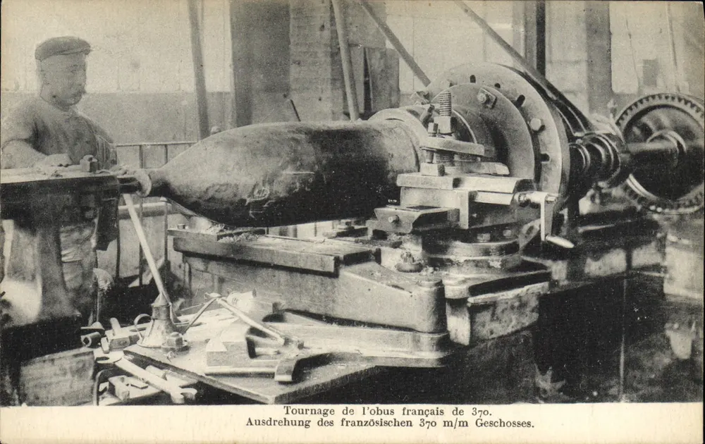 Herstellung des französischen 370 mm-Granats — Fabrik — mehrsprachiger Text - Vorderseite