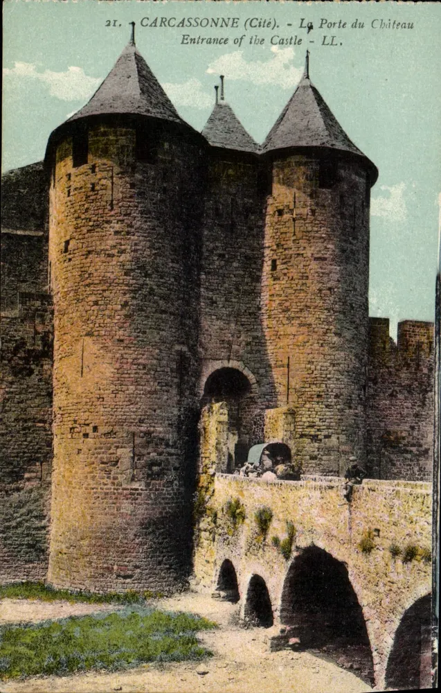 Carcassonne (Cité) — A Porta do Castelo — LL, editor LL - Frente