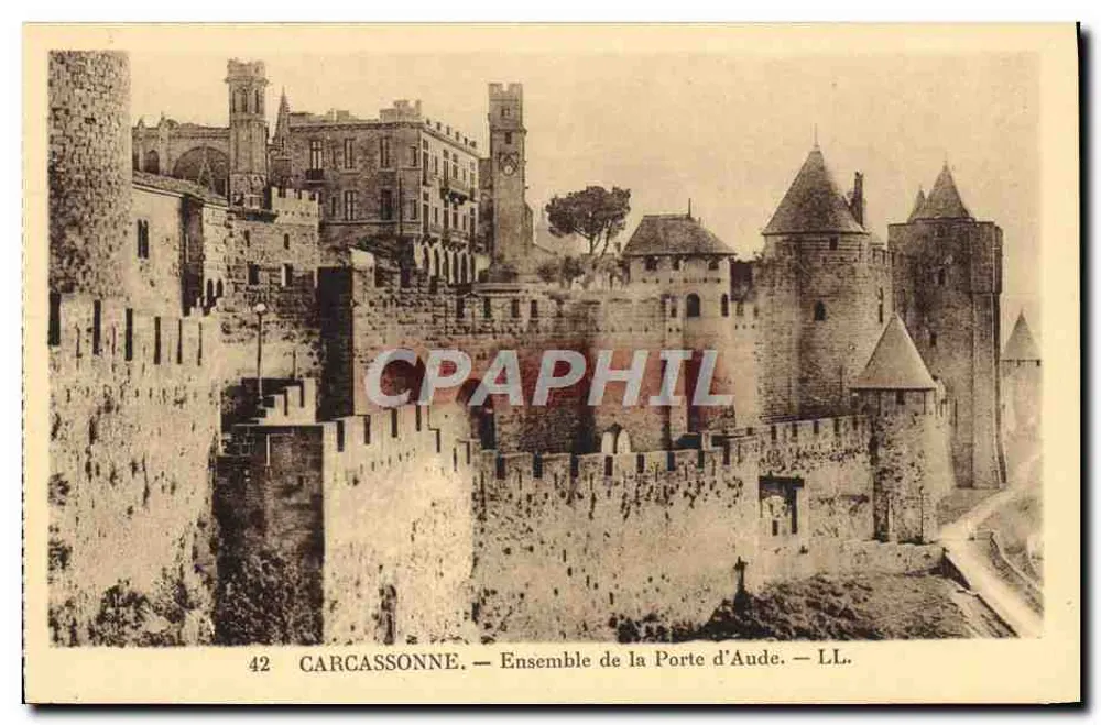Carcassonne — Ensemble da Porte d'Aude — LL. - Frente