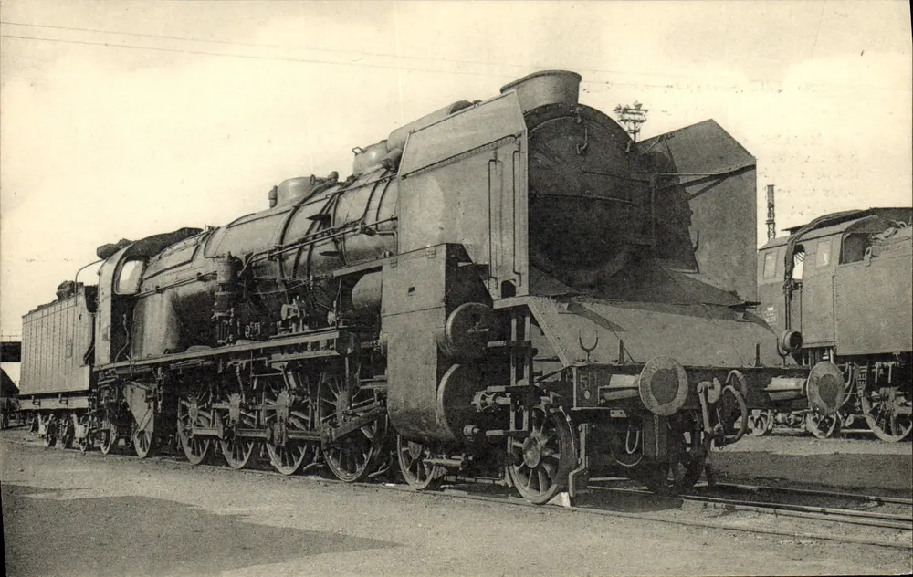 Locomotiva n° 241 D 17 — Sudeste (ex-P.-L.-M.) — H.M.P. & Rue de Tournon — VII.44 - Frente