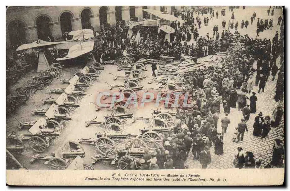 Krieg 1914-1918 — Militärmuseum — Sammlung der Trophäen, ausgestellt in den Invaliden (Westseite) - Vorderseite