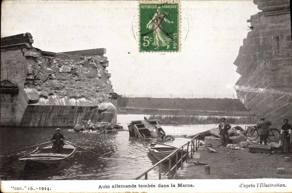 Automóvel alemão caído na Marne — segundo a Illustration — editado por 'GEO.' n°16-1914 - Frente