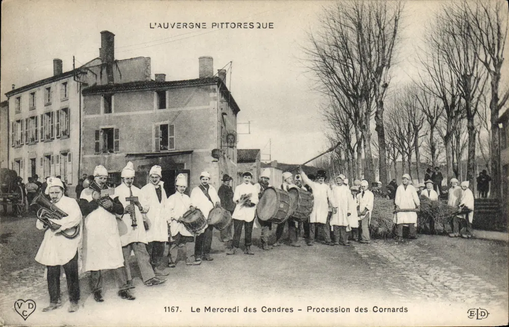 L'Auvergne pittoresque — O Terça-feira das Cinzas — Processão dos Cornards — Editor ELD, n° 1167 - Frente