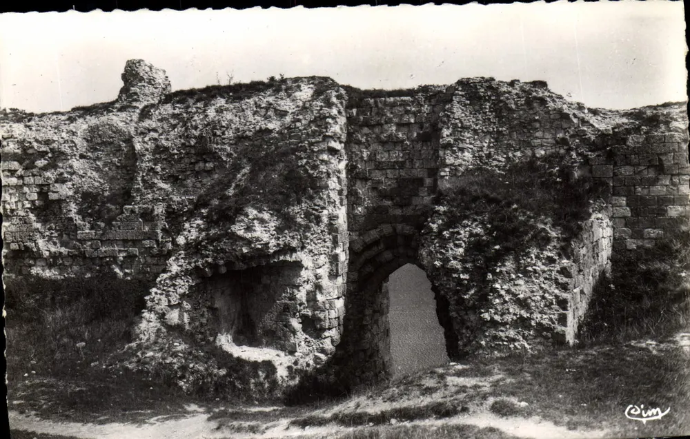 Les Andelys (Eure) — Tor des Château Gaillard — Aufnahme von innen — Photo S. Et. L. Macon - Vorderseite