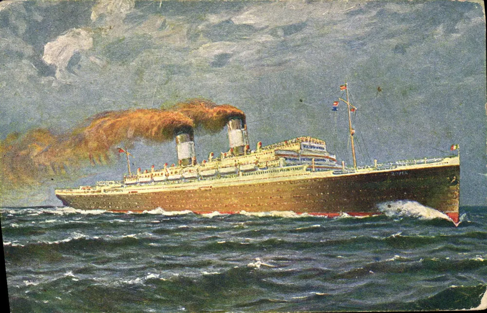 O navio a vapor Roya — Navigazione Generale Italiana — Número de série não visível - Frente