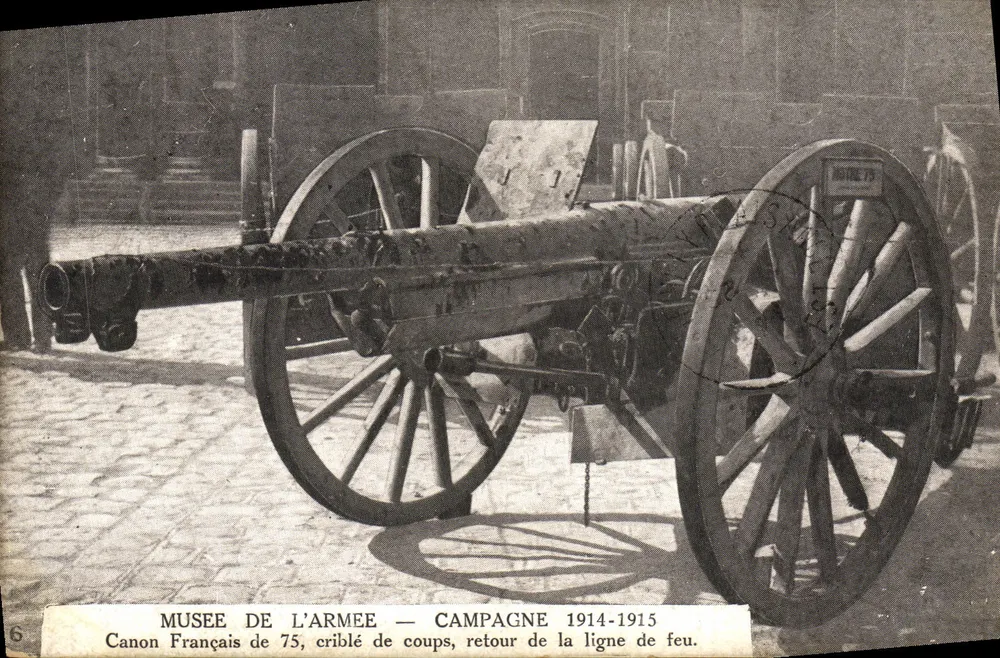 Französischer 75-mm-Kanone — Militärmuseum — Kampagne 1914-1915 - Vorderseite