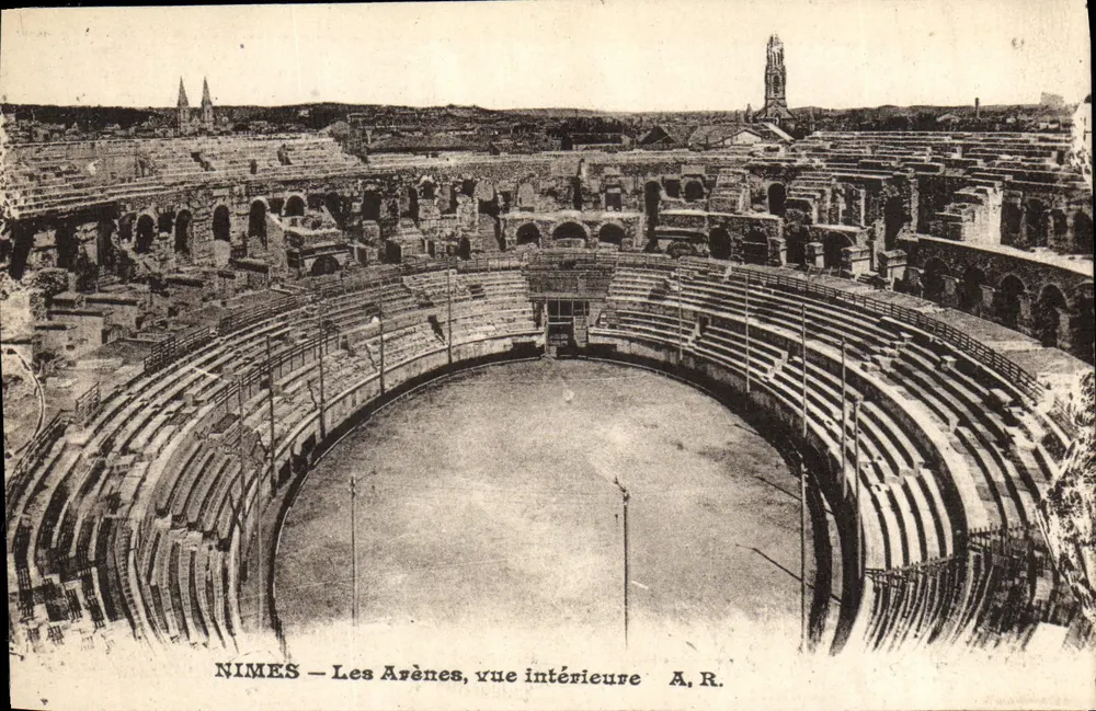 Nîmes — As Arènes, vista interior — A.R. - Frente