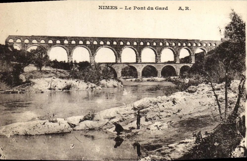 Nîmes — O Pont du Gard — A.R. - Frente