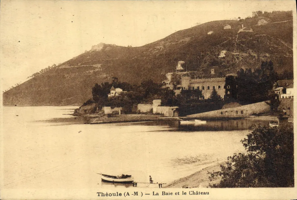 Théoule (A-M) — A Baía e o Castelo — Édit. Cevera - Frente
