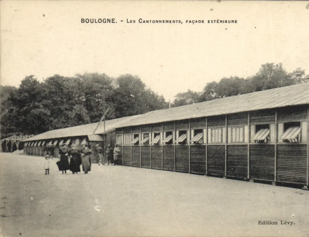 Boulogne - Die Cantonments, Außenfassade — Ausgabe Lévy - Vorderseite