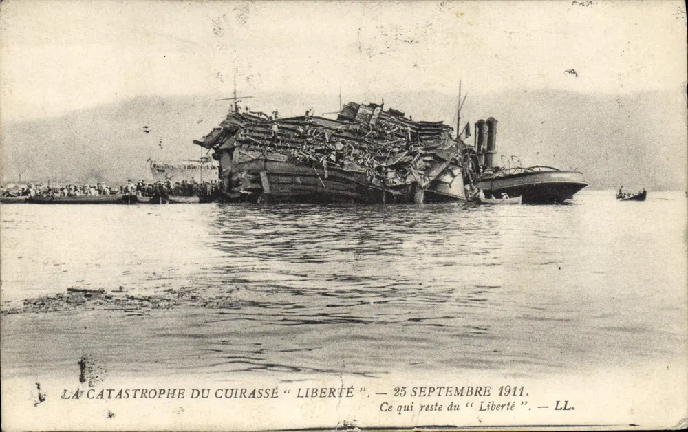 A catástrofe do encouraçado "Liberté" — 25 de setembro de 1911 — LL. - Frente