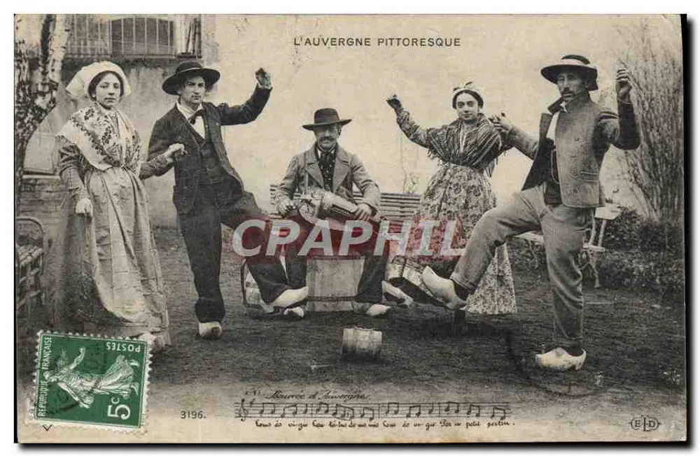 L'Auvergne pittoresque — scène de danse avec musicien — éditeur L'AUVERGNE PITTORESQUE, n° 3196 - Frente