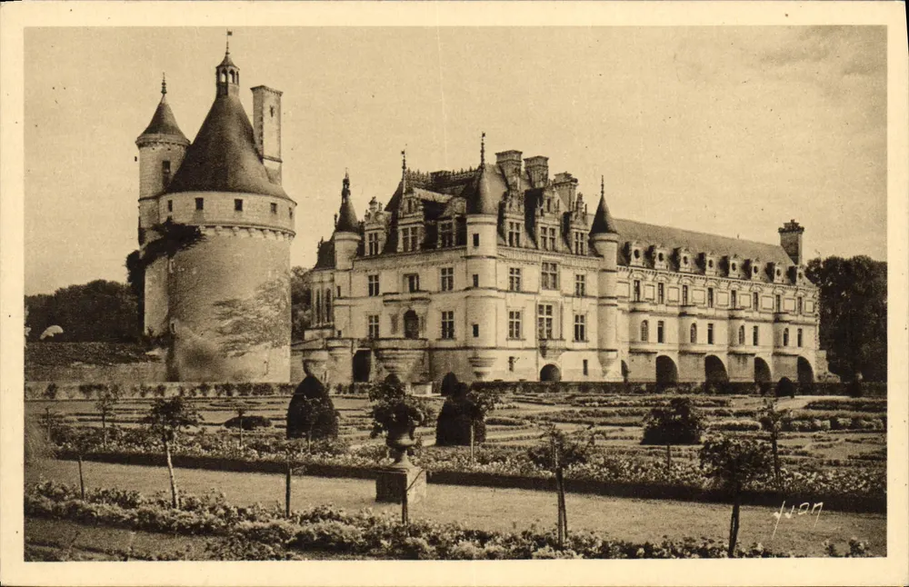 Schloss Chenonceau — Nordwestfassade und Garten von Catherine de Médicis — Les Éditions d'Art Française - Vorderseite