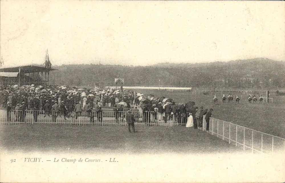 Vichy — O Campo de Corridas — LL. — n°92 - Frente