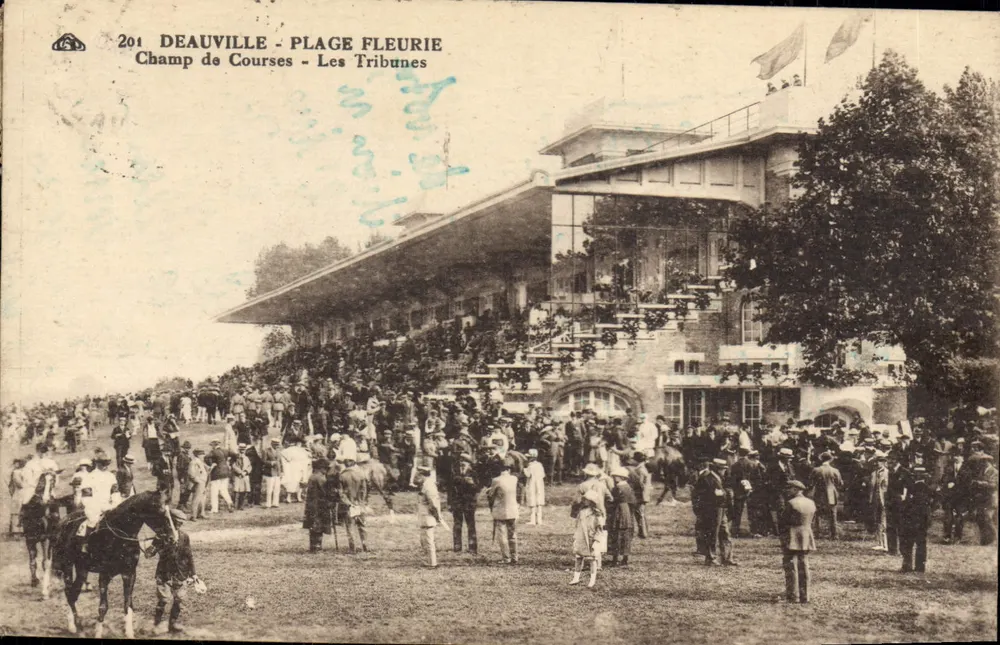 Deauville - Blühende Strände - Pferderennplatz - Die Tribünen - Vorderseite